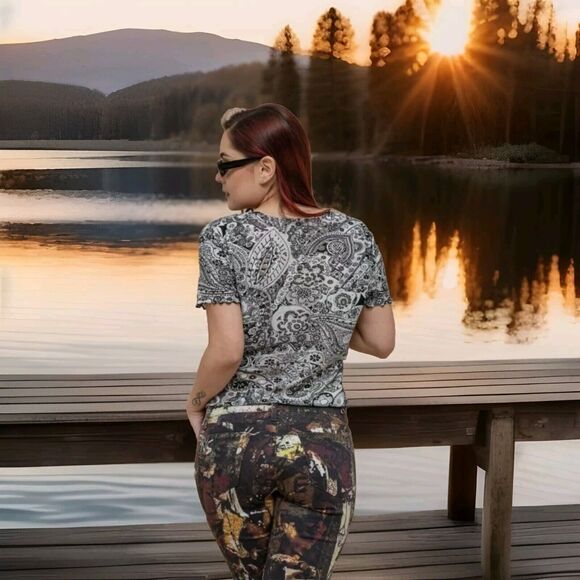 NWOT Premiere‎ International for Ladies M Jacobean Floral Pattern Top Monochrome - Picture 2 of 11